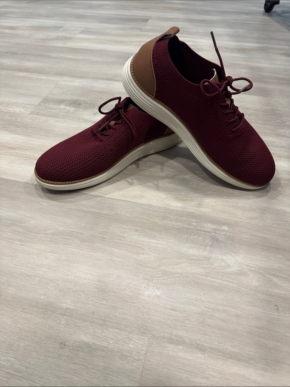 Men's Vilocy Lightweight Knit Casual Sneakers - Burgundy sz 10
